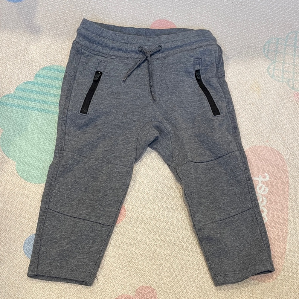 GAP Comfy Toddler Jogger Pants in Charcoal Gray